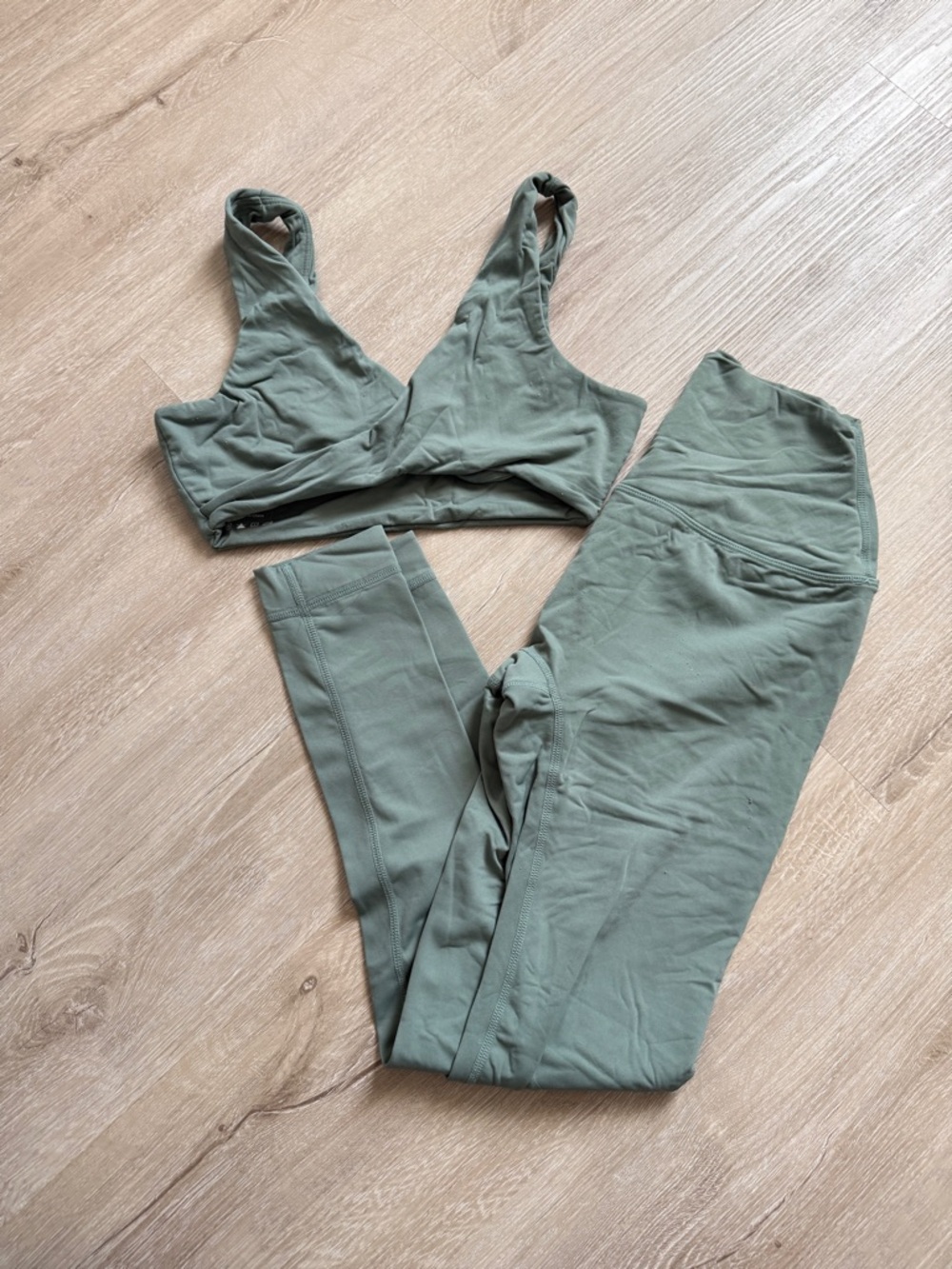 Set Active Sage Green Set